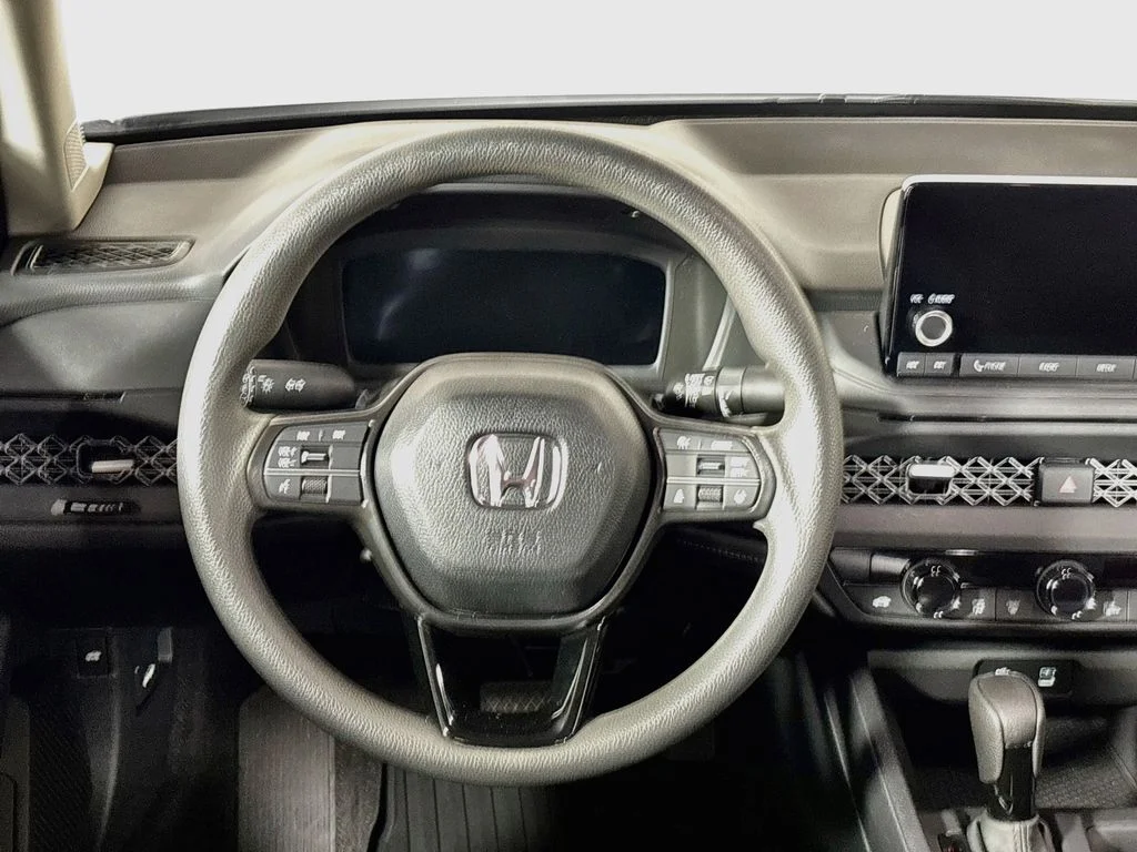 Used 2025 Platinum White Pearl Honda SE image 13