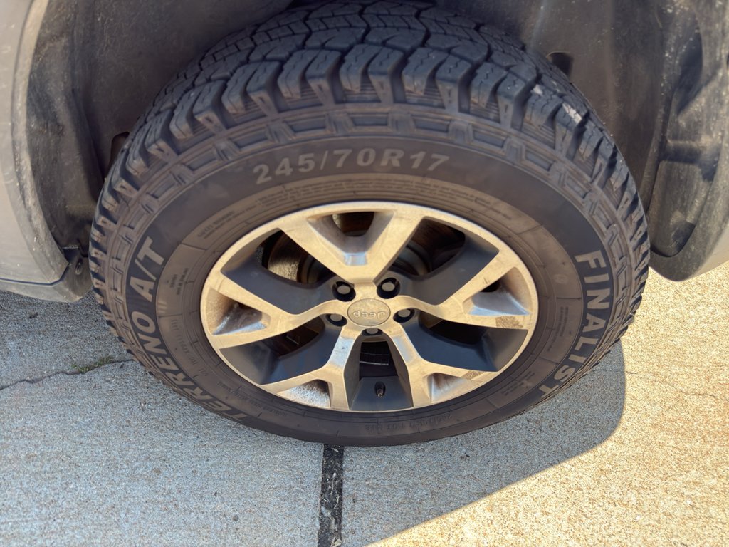 Used 2014 Anvil Clear Coat Jeep Trailhawk image 9