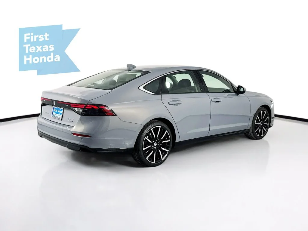 New 2026 Urban Gray Pearl Honda Touring image 7