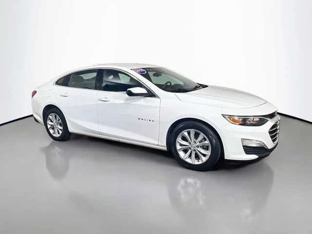 Used 2025 Summit White Chevrolet LT image 24