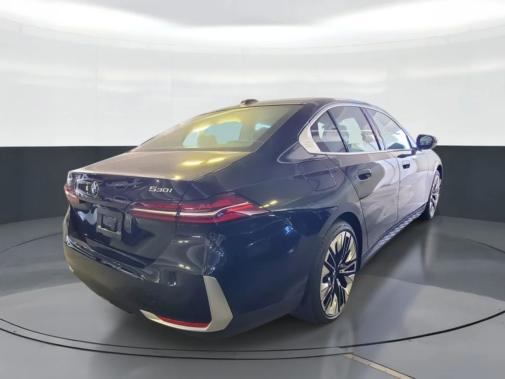 Used 2026 Black Sapphire Metallic BMW 530i image 3