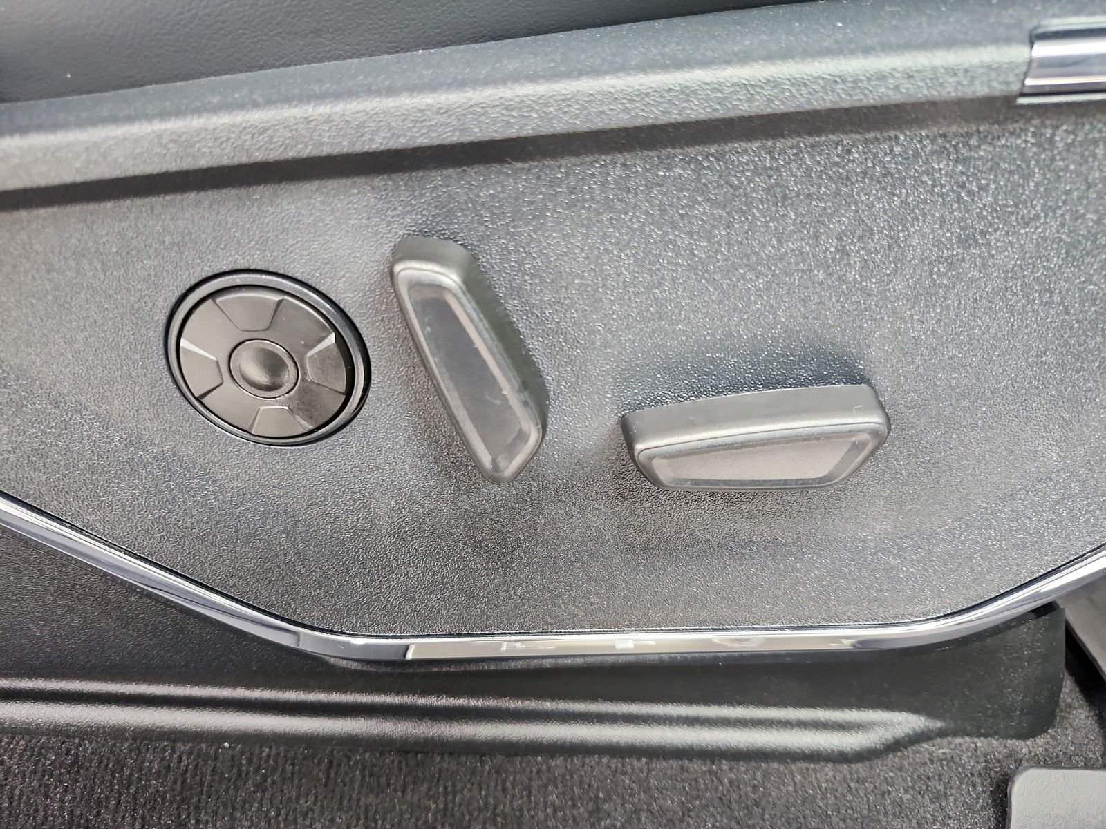 Used 2026 Agate Black Ford Platinum image 46