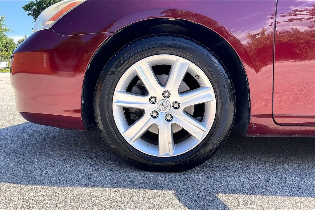 Used 2007 Red Lexus 350 image 8
