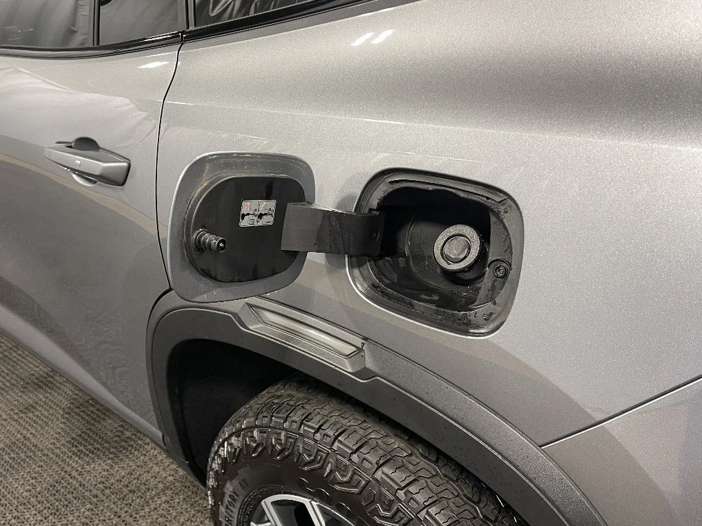 2025 GMC Acadia AT4 - Photo 14