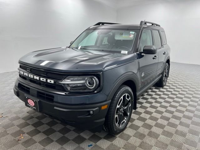 Used 2023 Blue Ford Outer Banks image 2