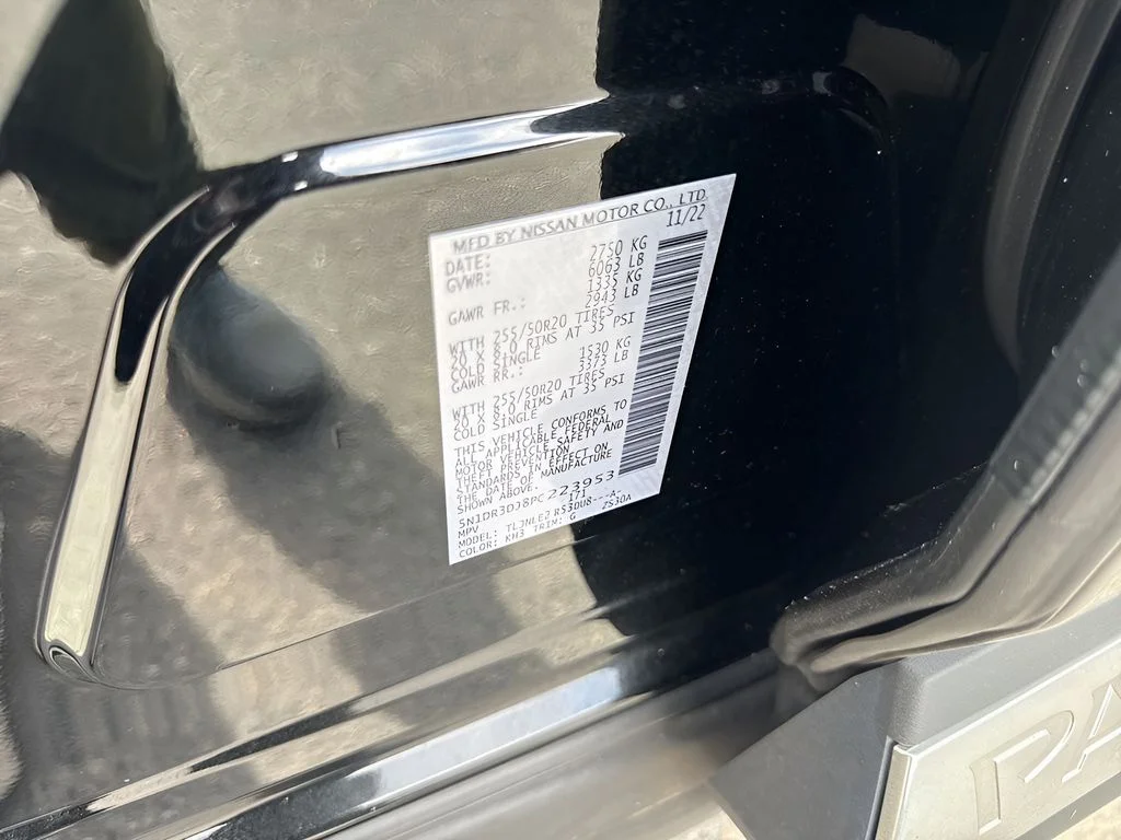 Used 2023 Black Nissan Platinum image 39