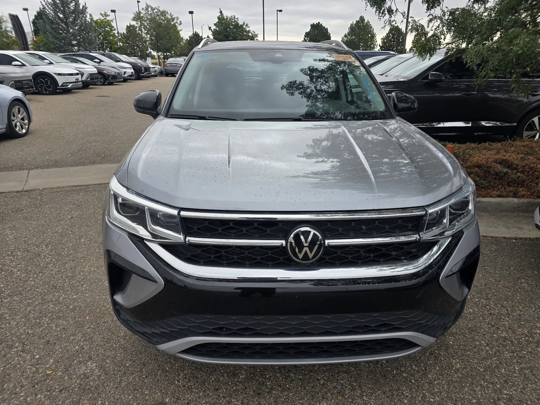 Used 2023 Pyrite Silver Metallic Volkswagen SEL image 9