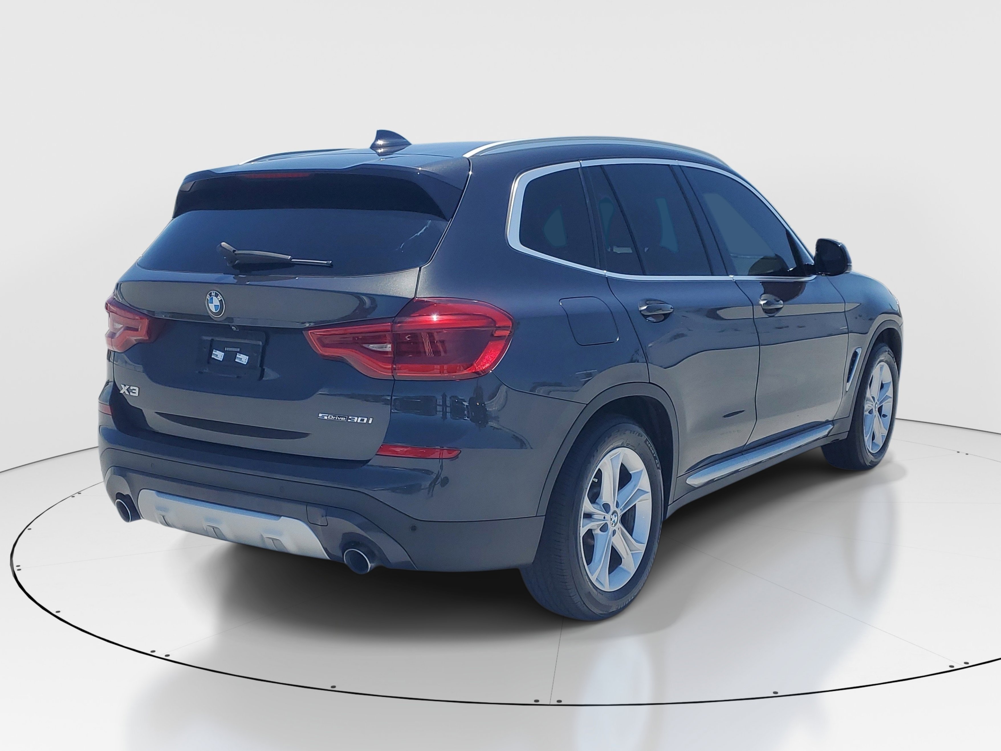 Used 2021 Dark Graphite Metallic BMW sDrive30i image 7
