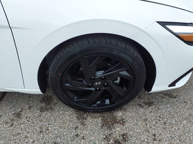 New 2026 White Hyundai SEL Sport image 32