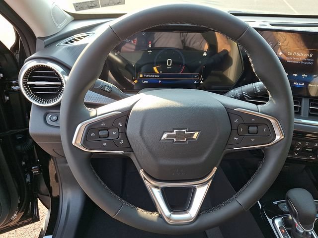 New 2026 Mosaic Black Metallic Chevrolet ACTIV image 9