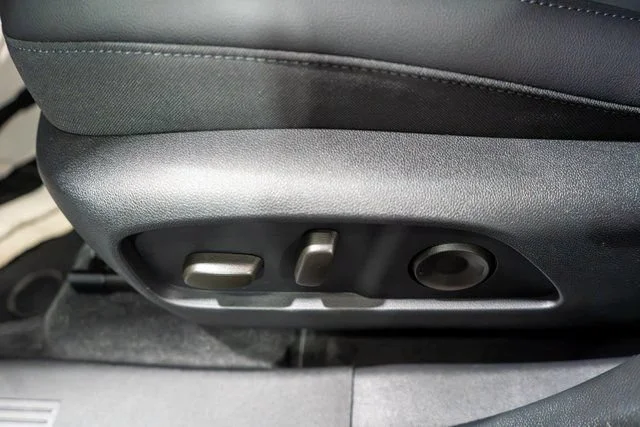 2027 Chevrolet Equinox LT - Photo 17
