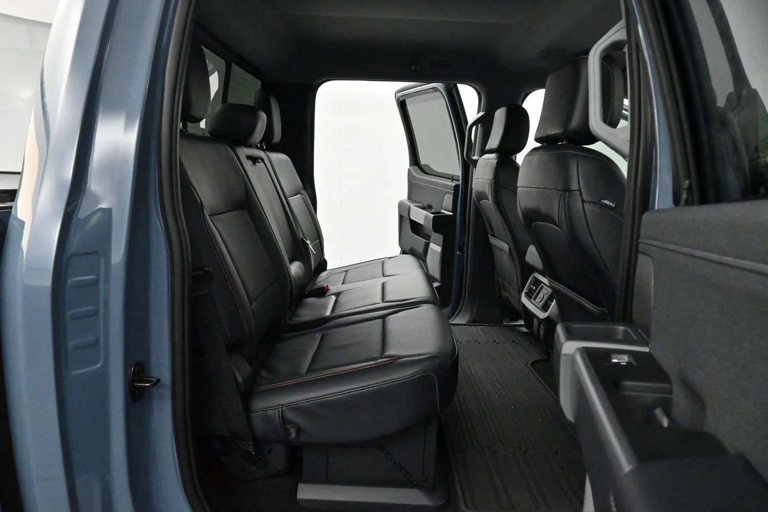Used 2023 Azure Gray Metallic Tri-Coat Ford Lariat image 34