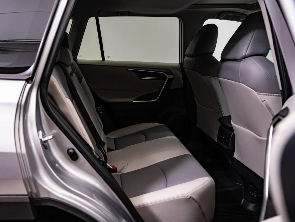 Used 2025 Silver Sky Metallic Toyota XLE Premium image 46