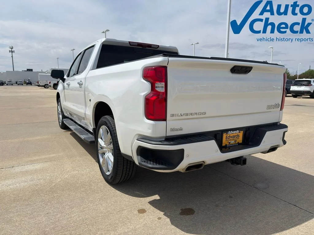 Used 2025 Beige Chevrolet High Country image 7