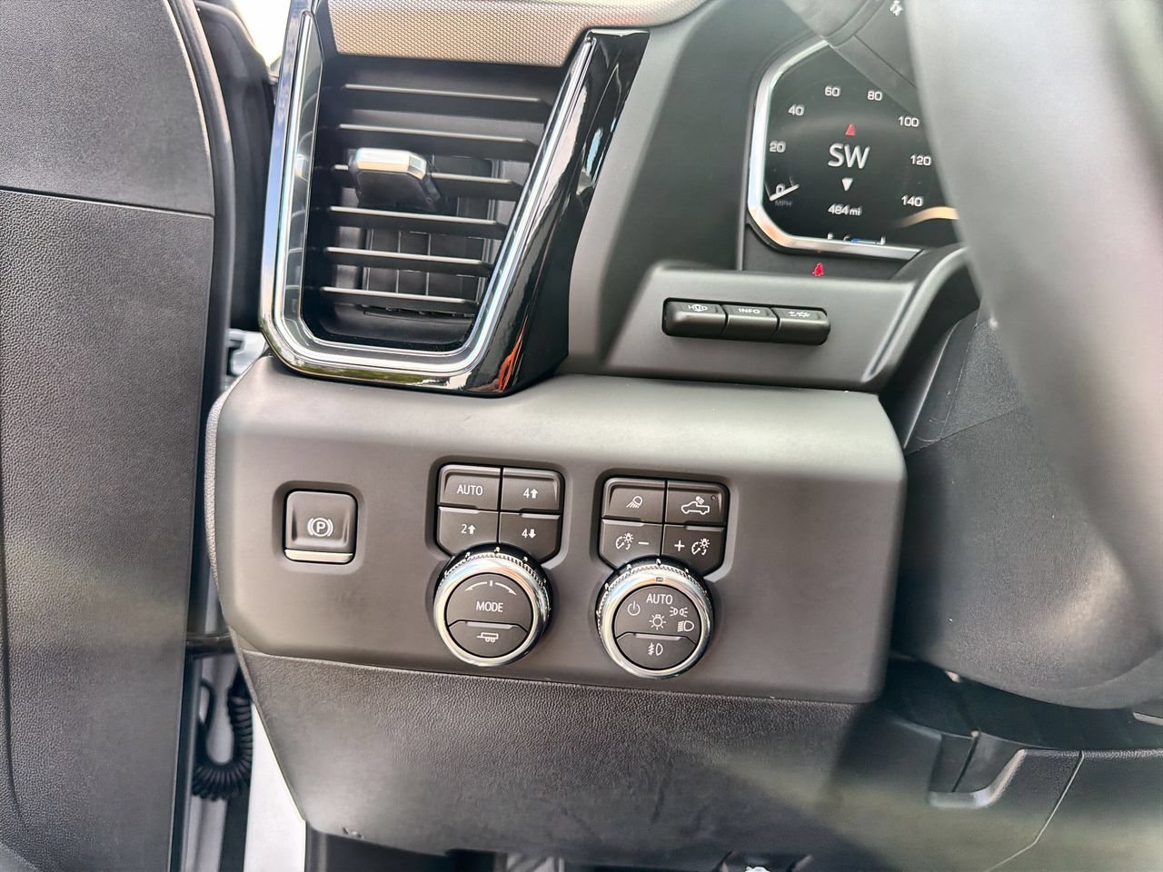 2026 GMC Sierra 2500HD Denali - Photo 15