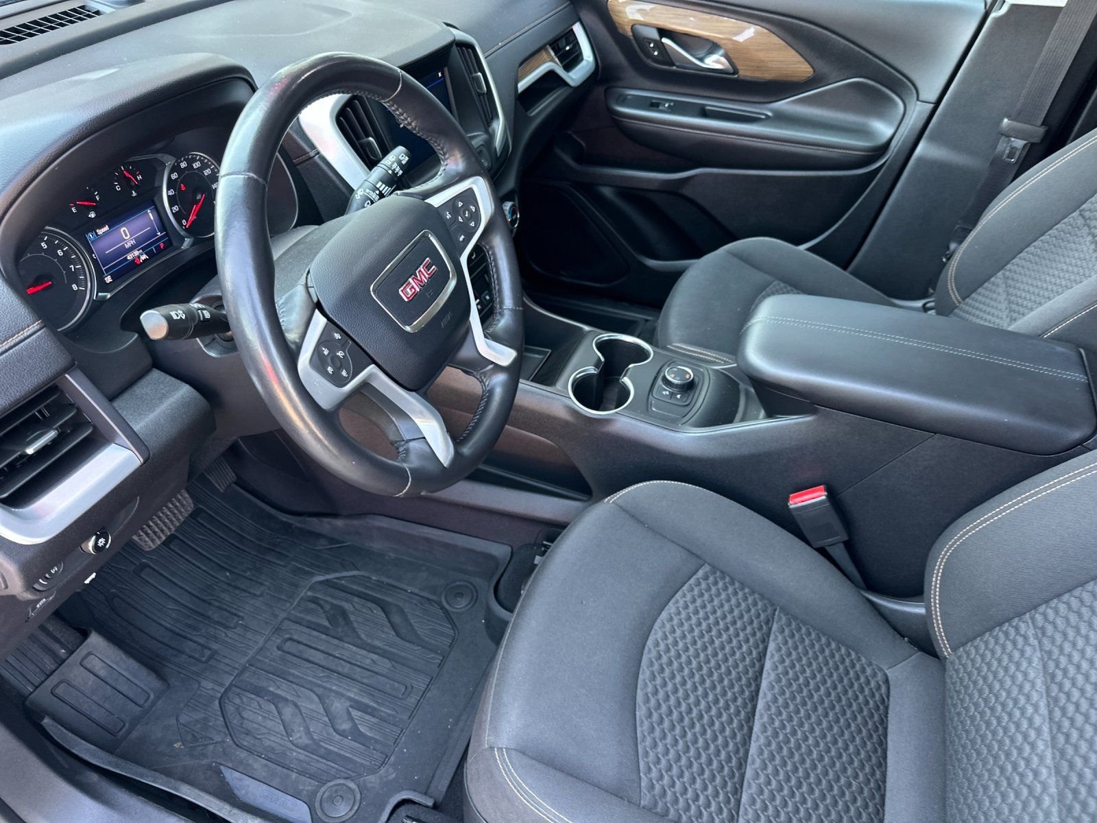 Used 2020 Graphite Gray Metallic GMC SLE image 9