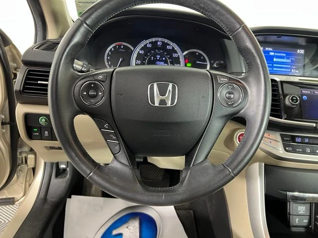 Used 2015 Champagne Frost Pearl Honda EX-L image 23