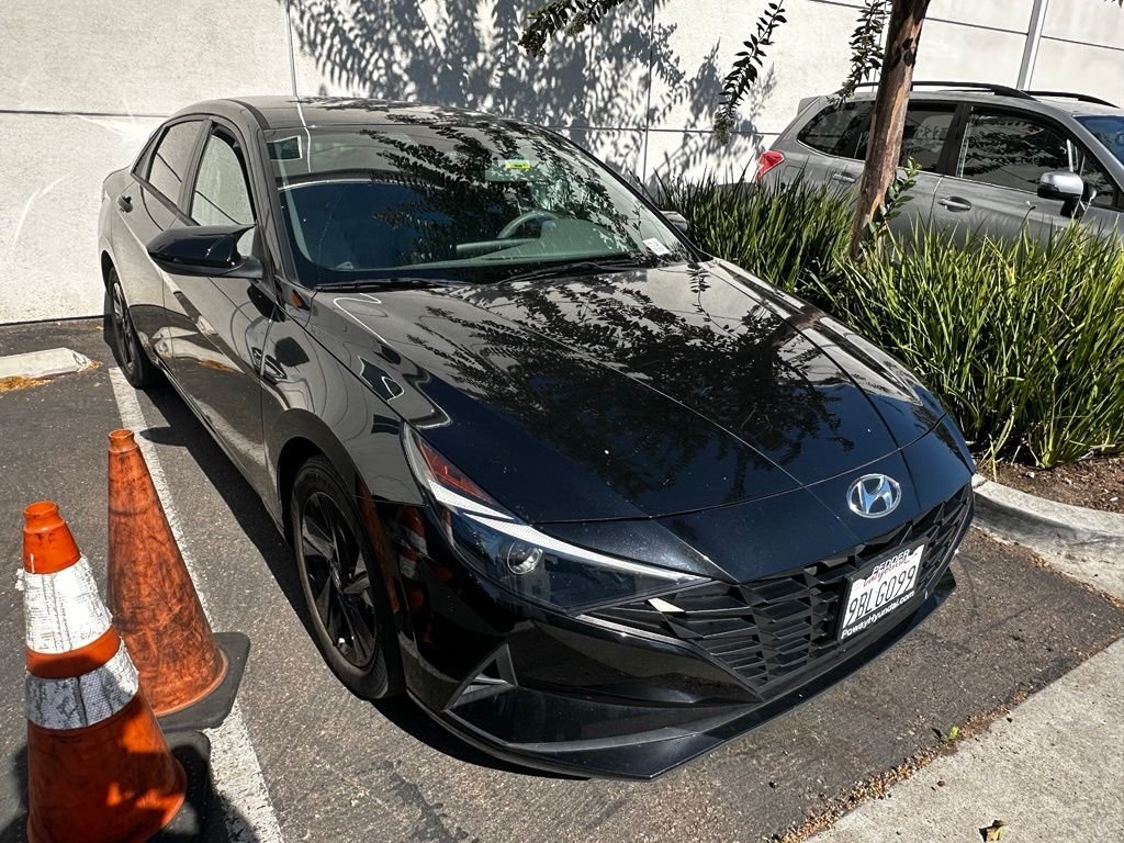Used 2022 Phantom Black Hyundai SEL image 7
