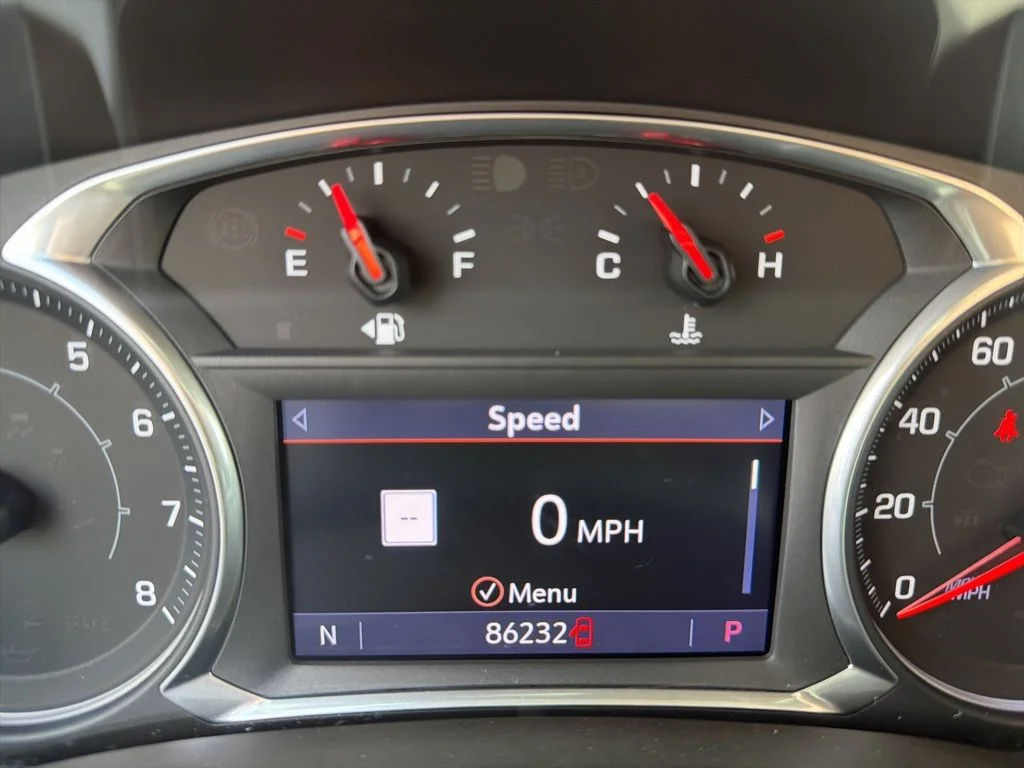 Used 2022 White GMC SLE image 52