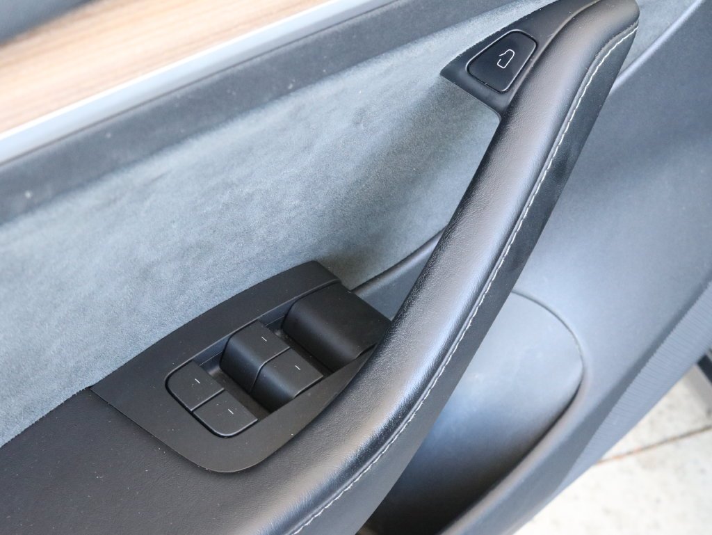 Used 2022 Silver Tesla Long Range image 23