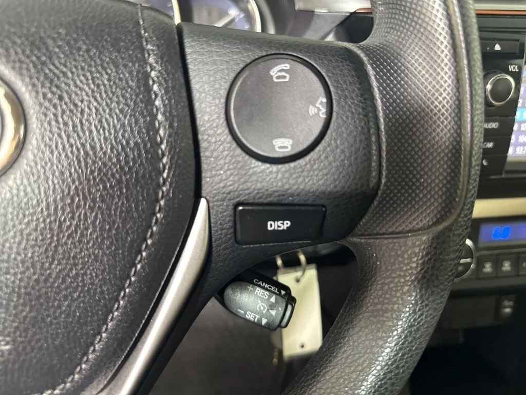 Used 2015 Brown Toyota LE image 25