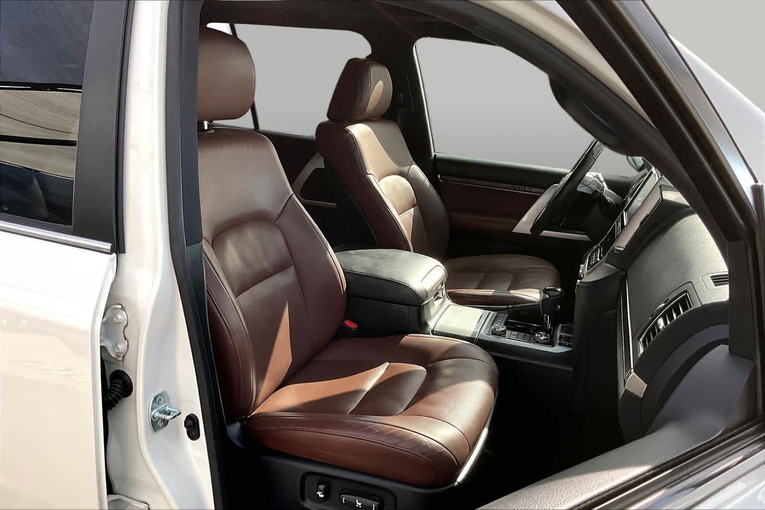 Used 2021 Blizzard Pearl Toyota  image 9