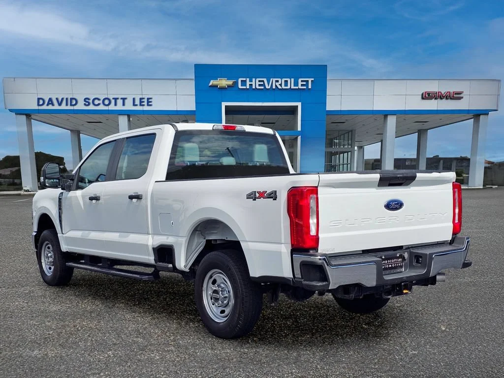 Used 2024 Oxford White Ford XL image 12