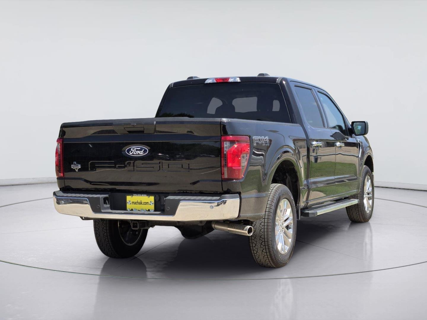 New 2026 Agate Black Metallic Ford XLT image 4