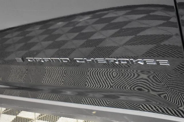 2023 Jeep Grand Cherokee Altitude - Photo 13