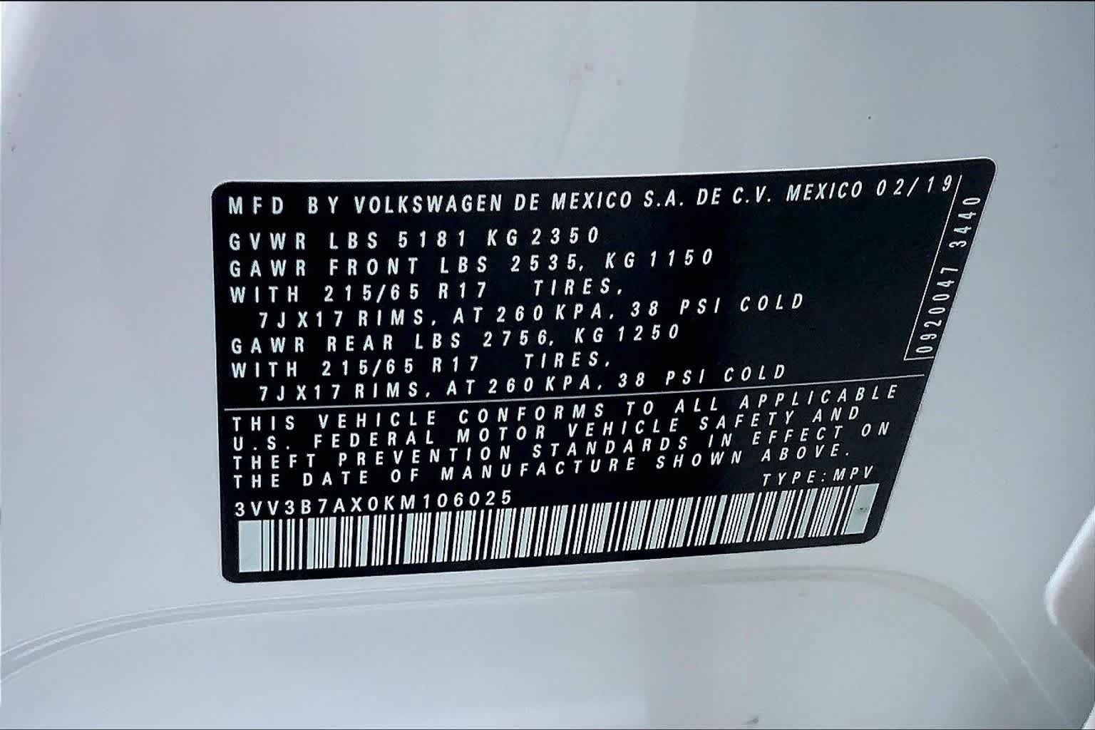 Used 2019 Pure White Volkswagen SE image 31