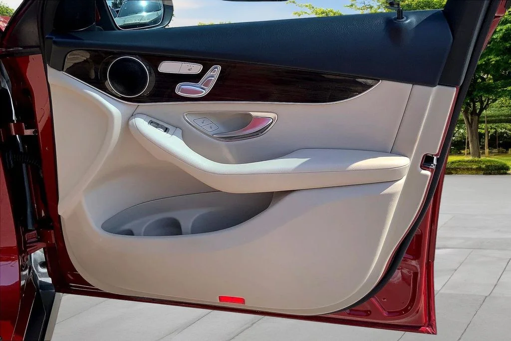 Used 2019 Red Mercedes-Benz GLC 300 image 26