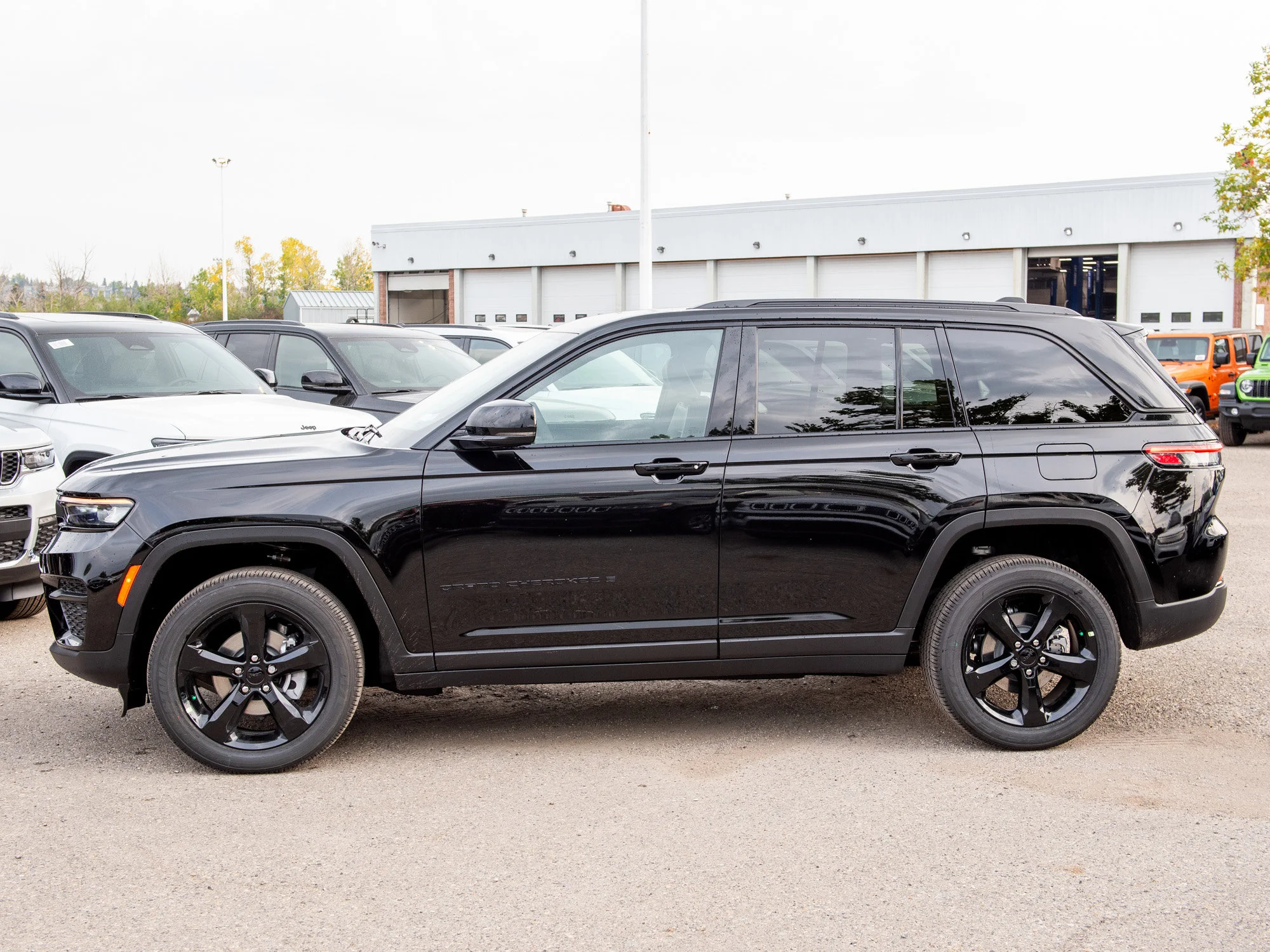 New 2025 Black Jeep Altitude* 4x4, Sunroof, Trailer Tow Package, Heated Leather image 2