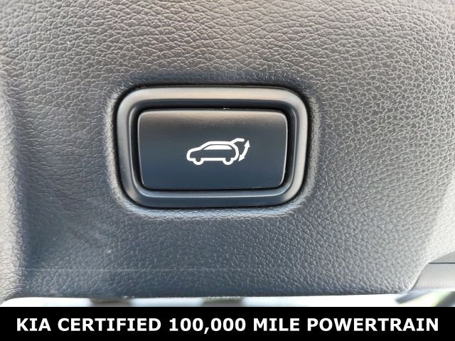 Used 2022 White Kia SX image 29