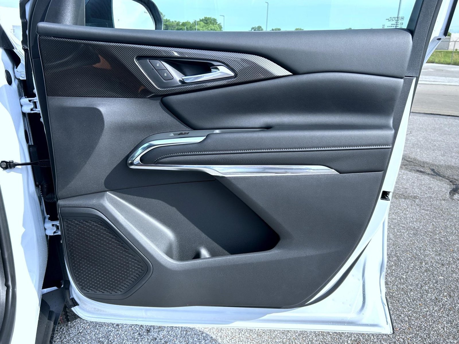 2027 Chevrolet Traverse Z71 - Photo 15