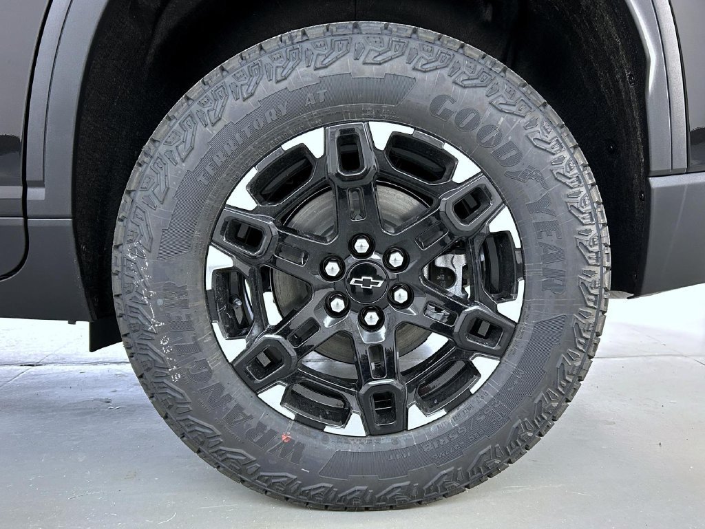 2027 Chevrolet Traverse Z71 - Photo 23