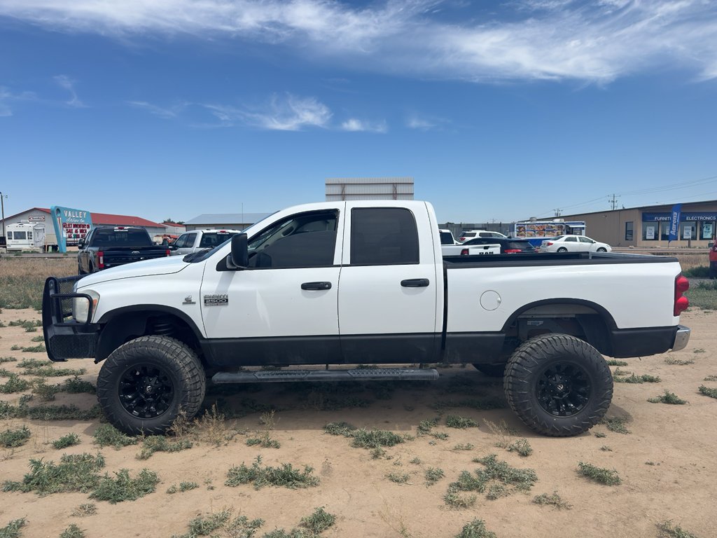 Used 2007 White Dodge SLT image 2