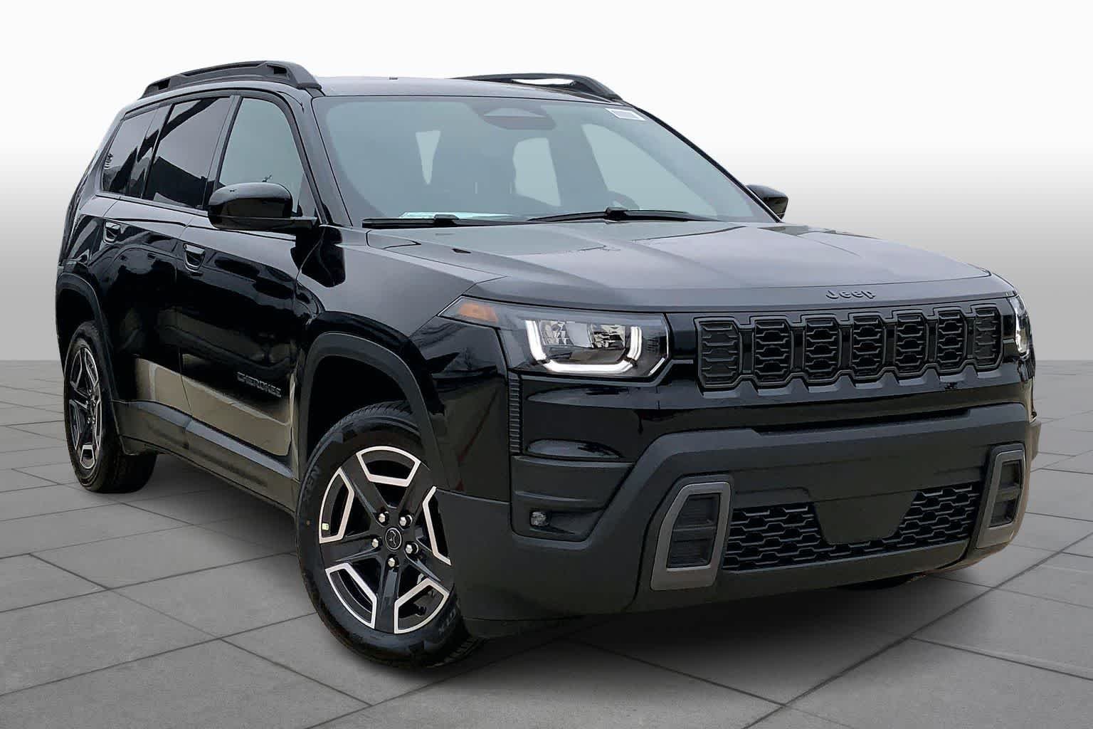 New 2026 Diamond Black Crystal Pearl-Coat Exterior Paint Jeep Laredo image 2