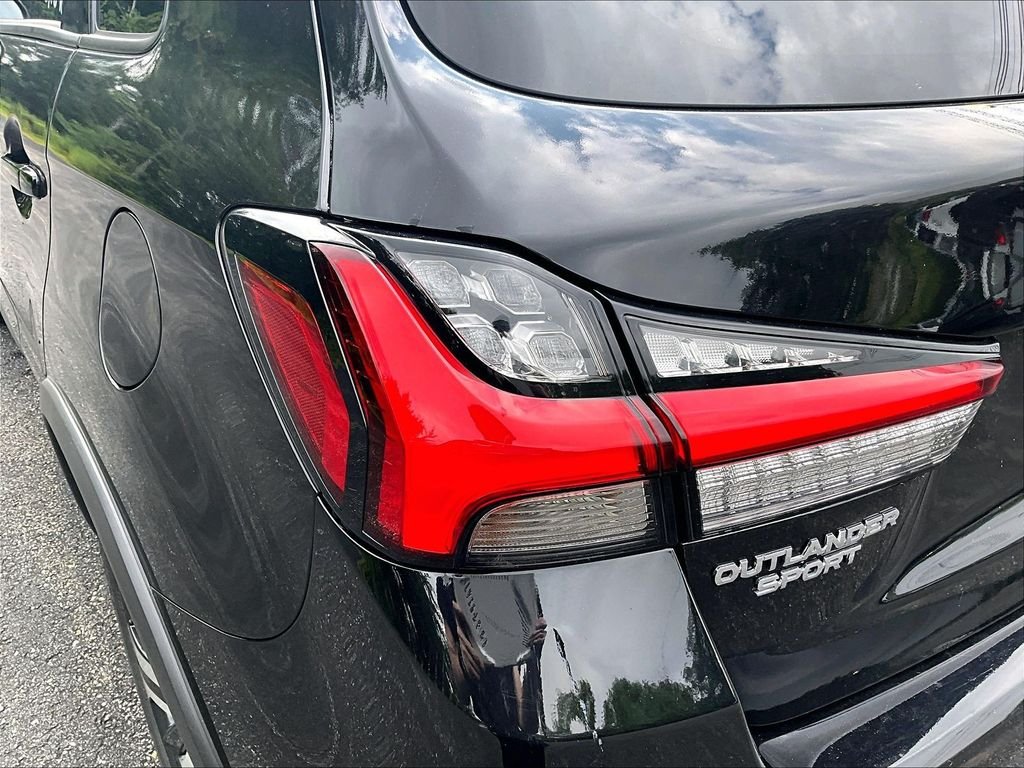 Used 2025 Alloy Silver Metallic Mitsubishi  image 33