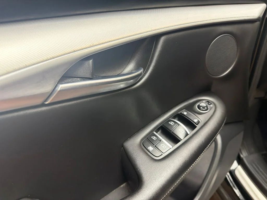 Used 2019 Black Obsidian INFINITI LUXE image 25