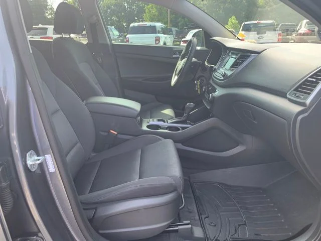 Used 2017 Gray Hyundai SE image 16