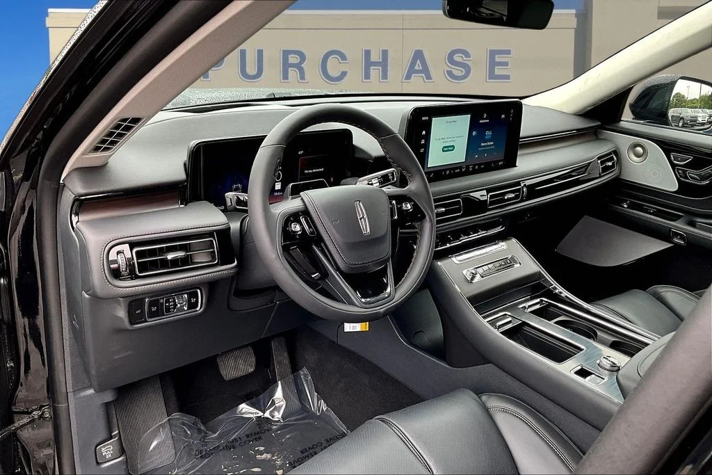 New 2026 Infinite Black Metallic Clearcoat Lincoln Reserve® image 7
