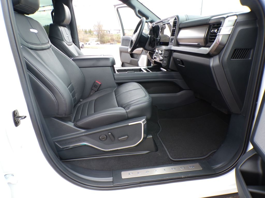New 2026 Star White Metallic Tri-Coat Ford F-250® Platinum® image 34
