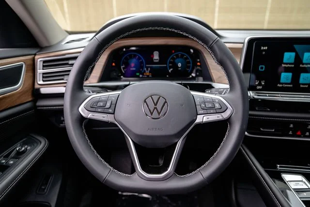 New 2026 Black Volkswagen 2.0T SE w/Technology image 12