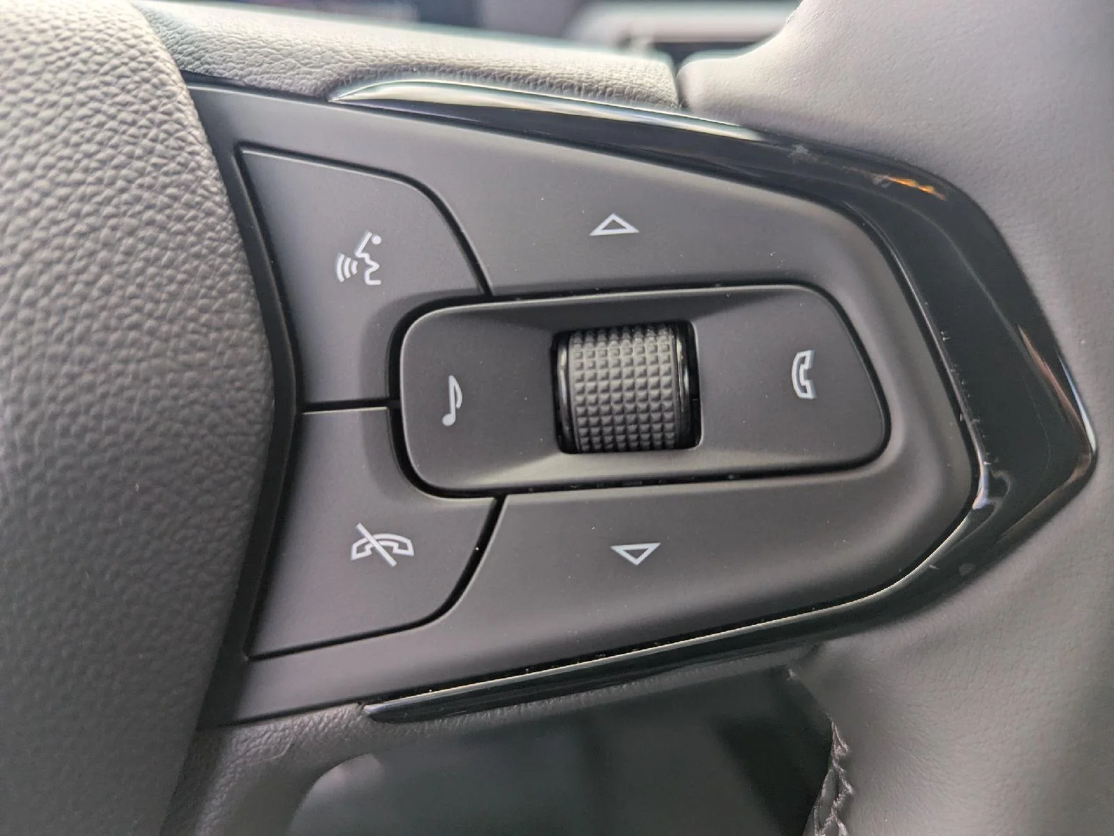 2027 Chevrolet Bolt LT - Photo 45