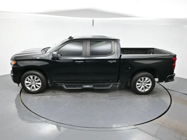Used 2023 BLACK Chevrolet Custom image 20