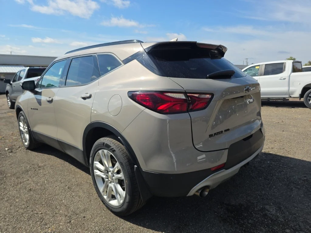 Used 2021 Gray Chevrolet LT image 10