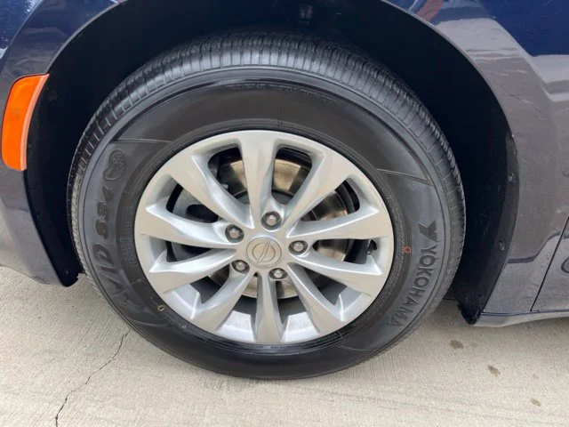 Used 2018 Blue Chrysler Touring L Plus image 9