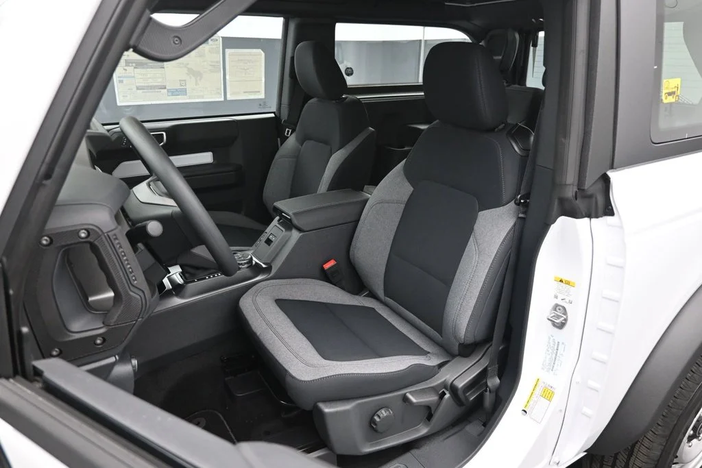 New 2026 Oxford White Ford Base image 7