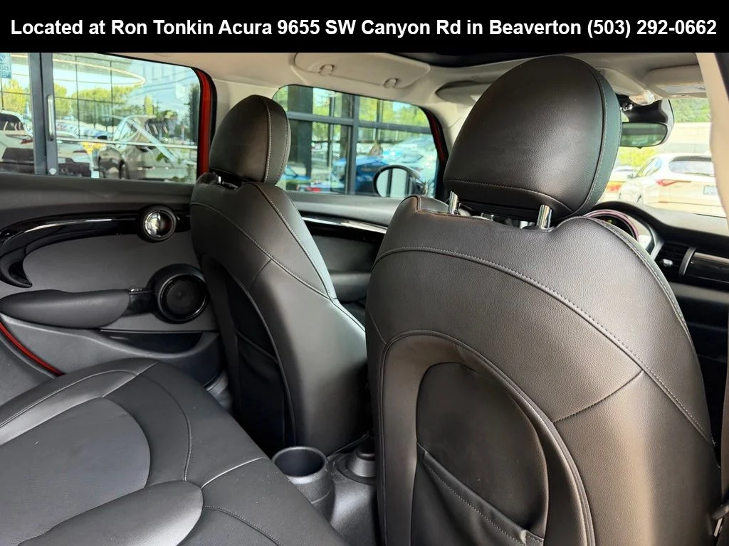Used 2019 Solaris Orange Metallic MINI Classic image 31