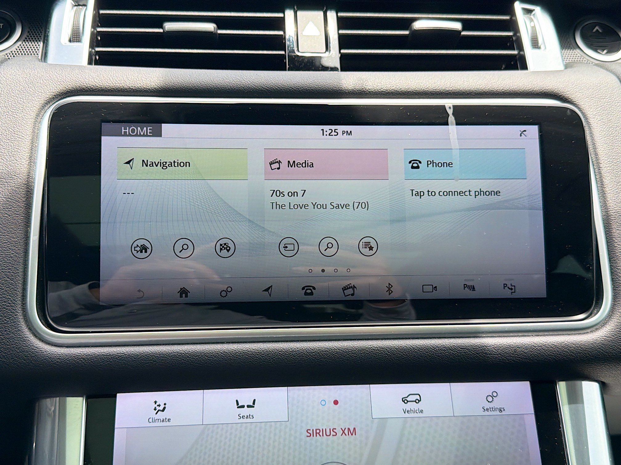 Used 2019 Fuji White Land Rover HSE image 29